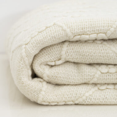 Raha Throw – White 170×130 cm