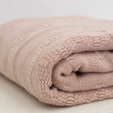 Raha Throw – Pink 170×130 cm