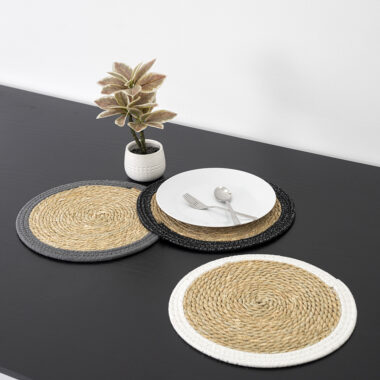 Yolla Rattan Placemat Color Black