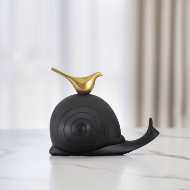 Rayn Polyresin Black and Gold Snail Accent 15CM