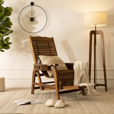 Lazy Lounger With Bottle Holder